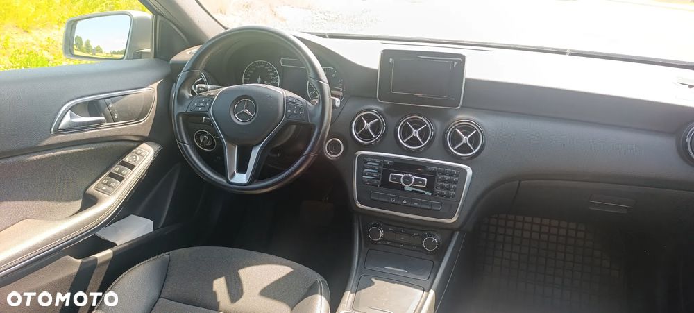 Mercedes-Benz Klasa A 200 7G-DCT - 11