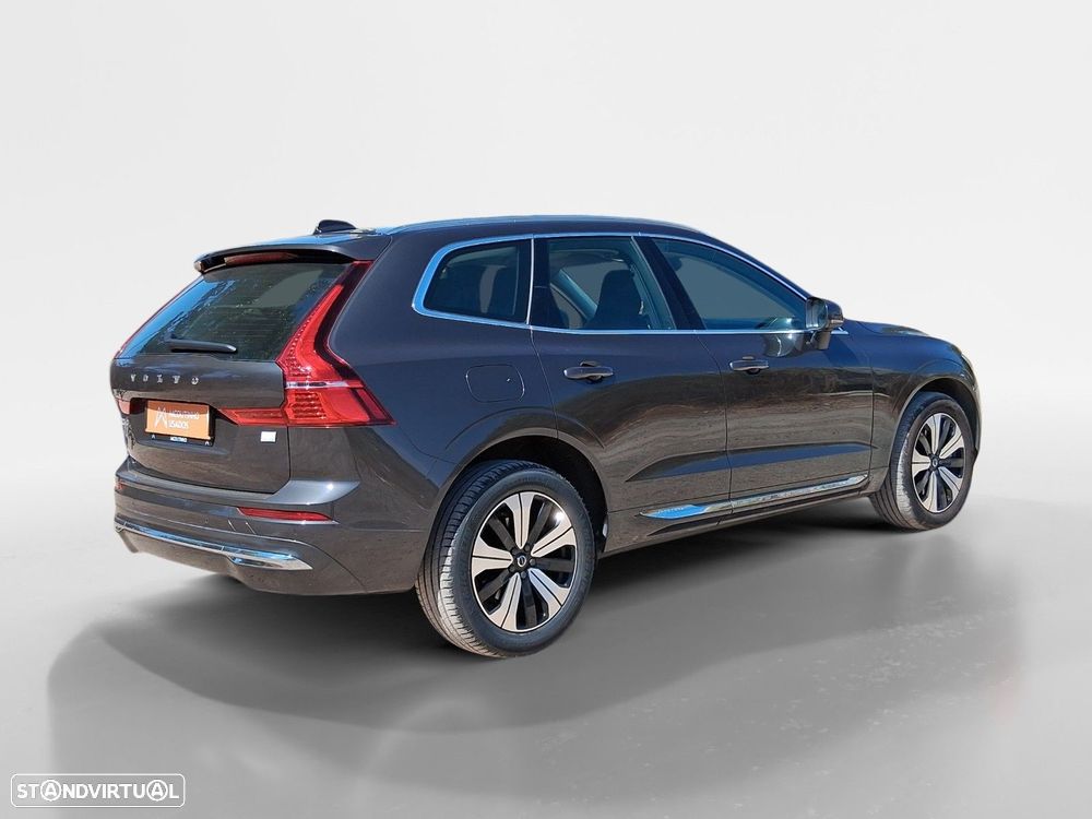 Volvo XC 60 2.0 T6 PHEV Core AWD — fotografia 5