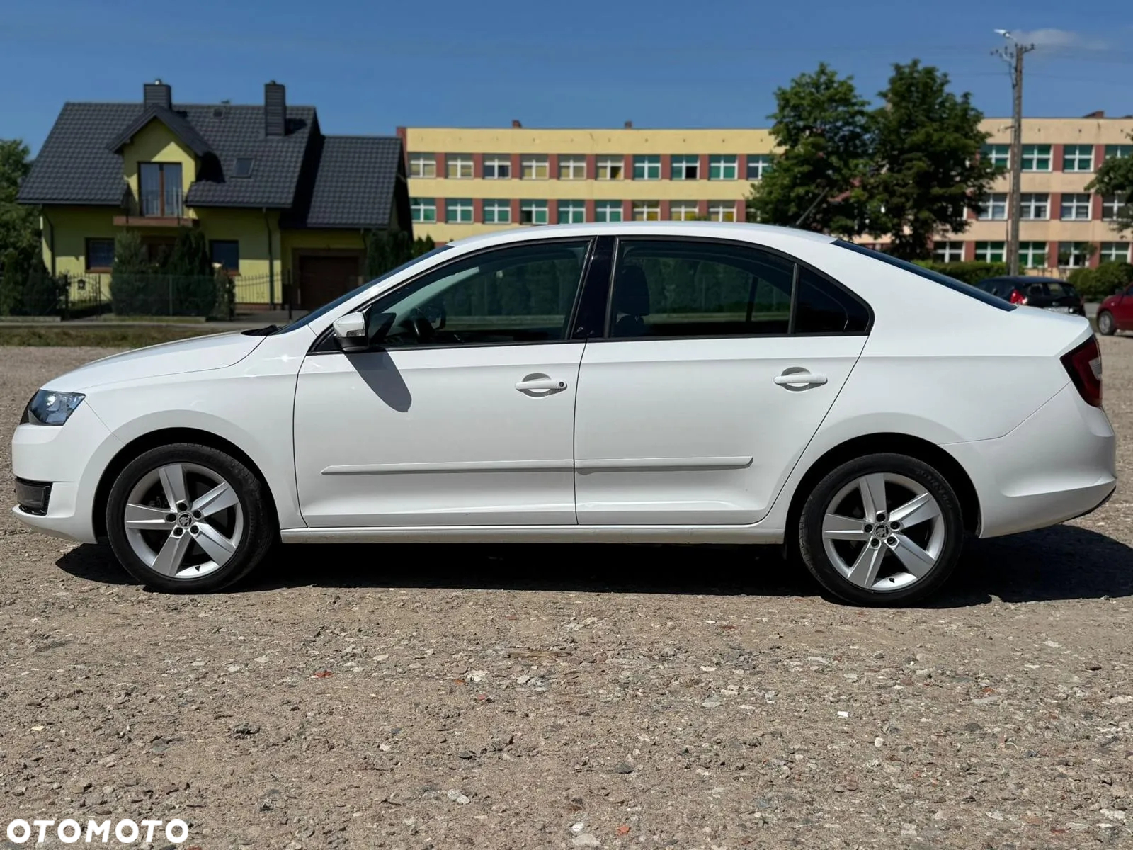 Skoda RAPID 1.2 TSI Style - 9