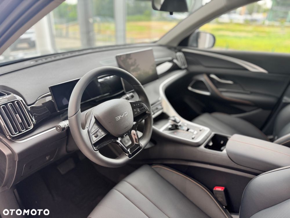 BYD Sealion 5 - 12