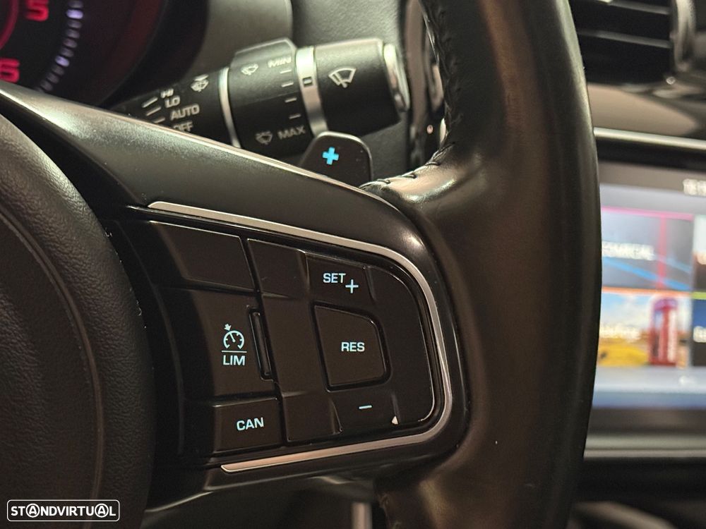 Jaguar XE 2.0 D Portfolio Aut. - 10