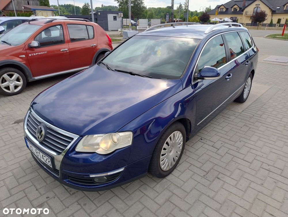 Volkswagen Passat - 1