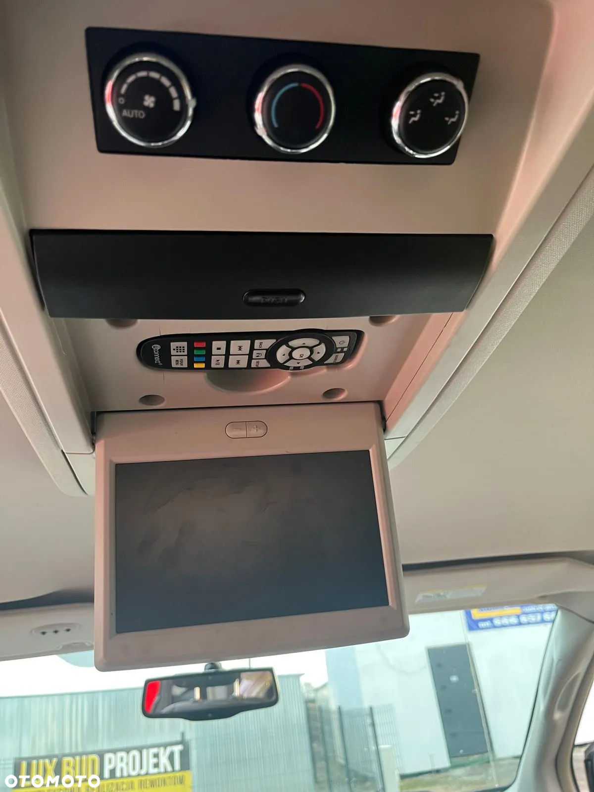Chrysler Town & Country 3.6 Limited - 13