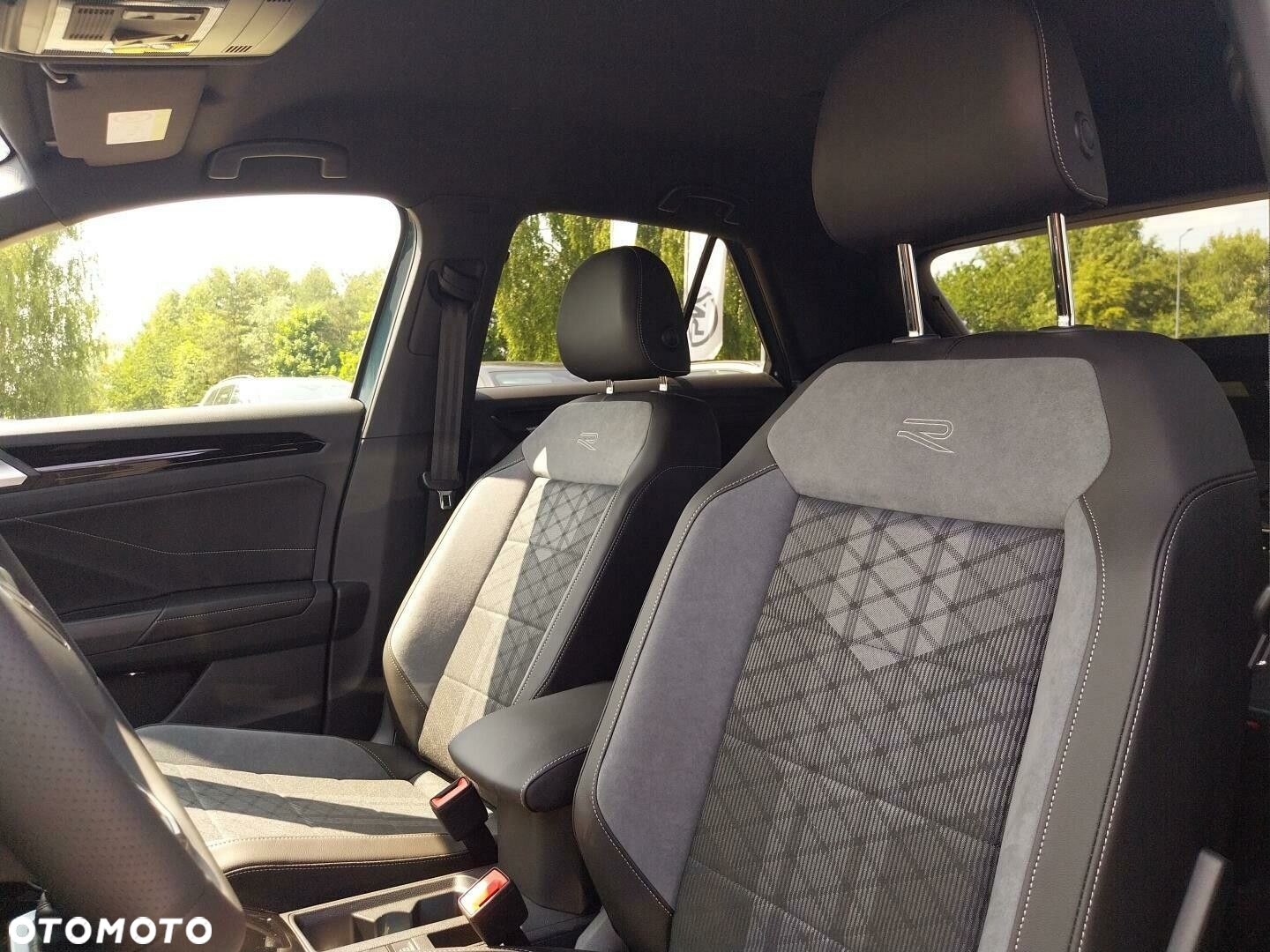Volkswagen T-Roc - 10