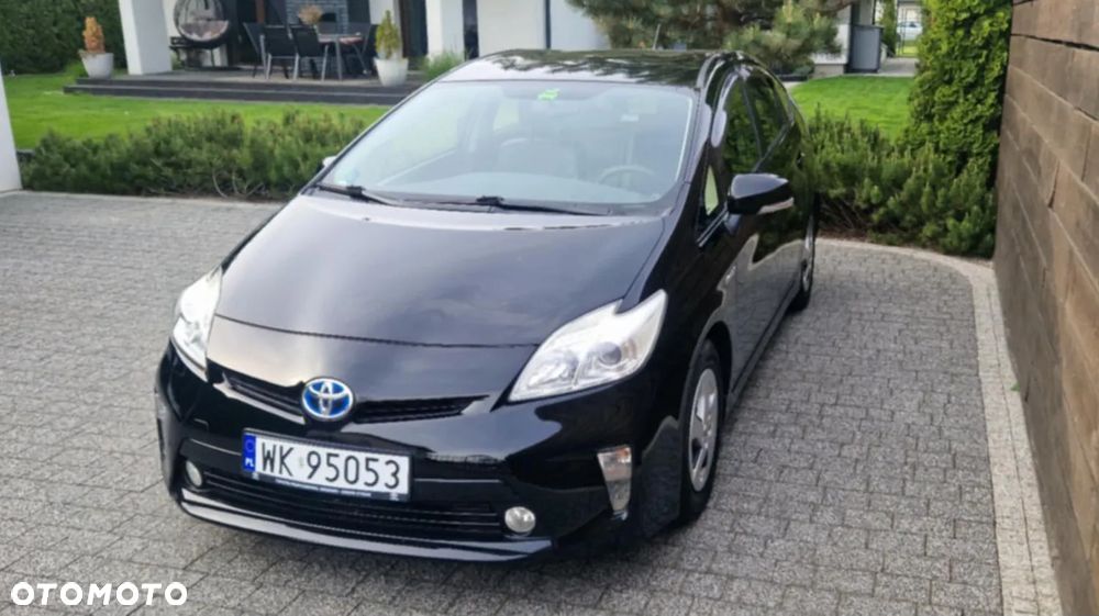 Toyota Prius ver-1-8-hsd-prestige - 2