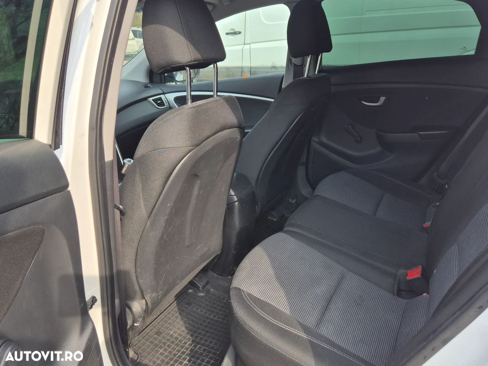 Hyundai i30 1.4 CRDi DPF 5DR Comfort - 10