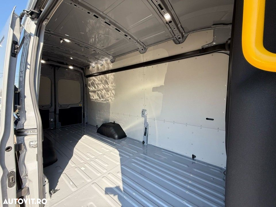 Ford Transit - 11