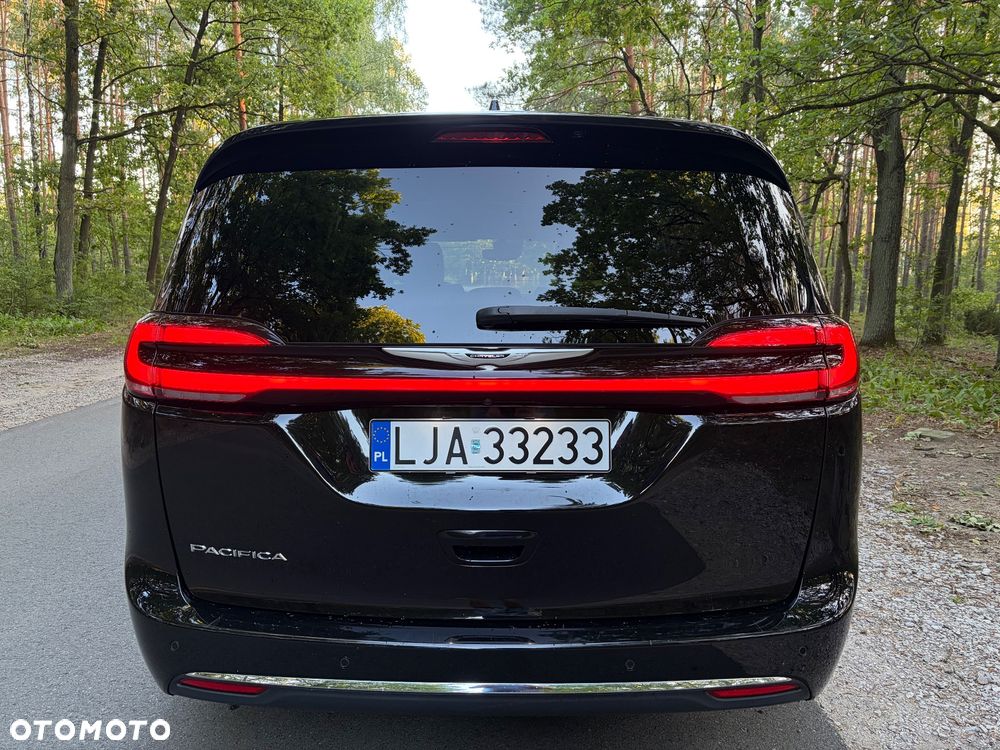 Chrysler Pacifica - 8