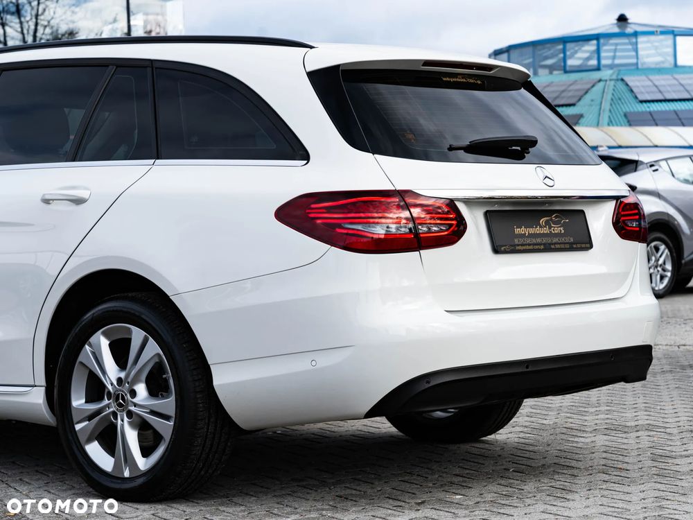 Mercedes-Benz Klasa C 220 d 4Matic T 9G-TRONIC Exclusive - 11