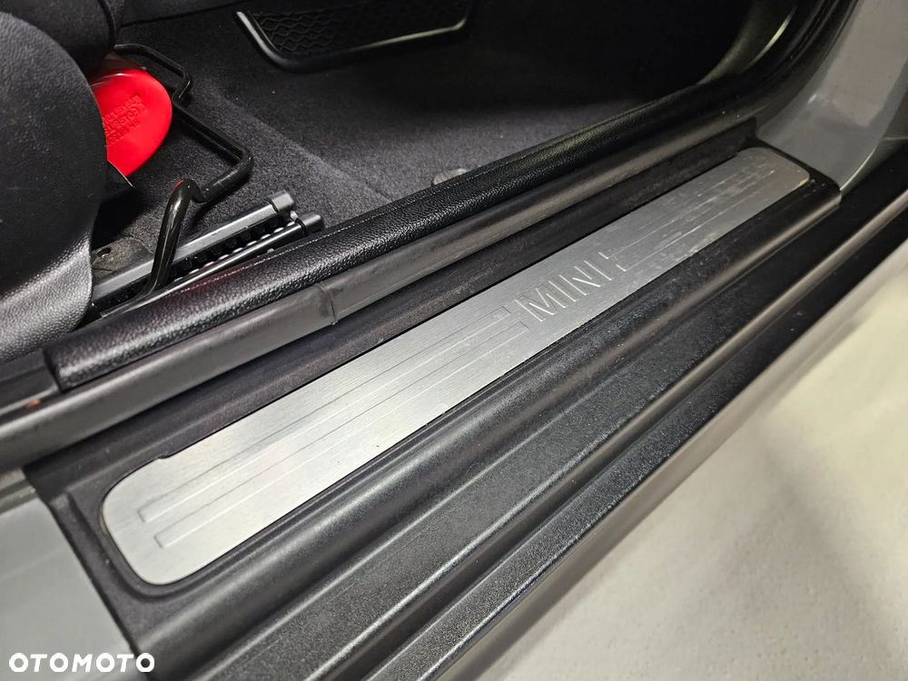 MINI Cooper Standard - 16