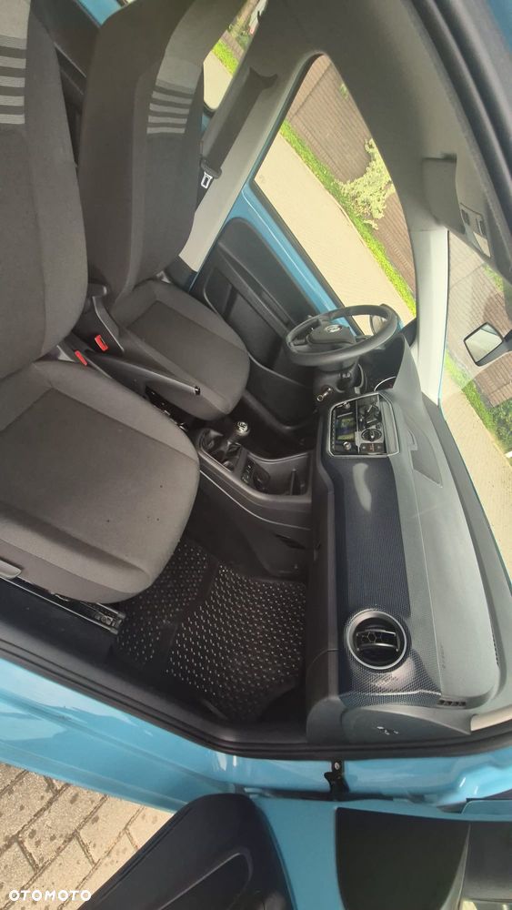 Volkswagen up! 1.0 Beats - 22