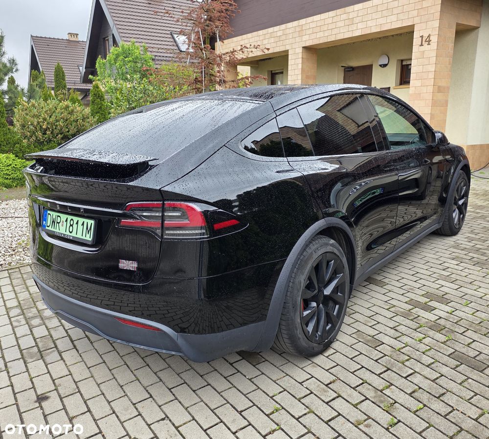 Tesla Model X - 5