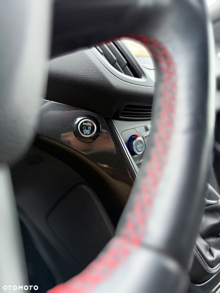Ford Kuga 1.5 EcoBoost FWD ST-Line ASS - 17