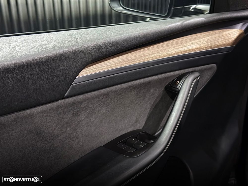 Tesla Model Y Standard - 17