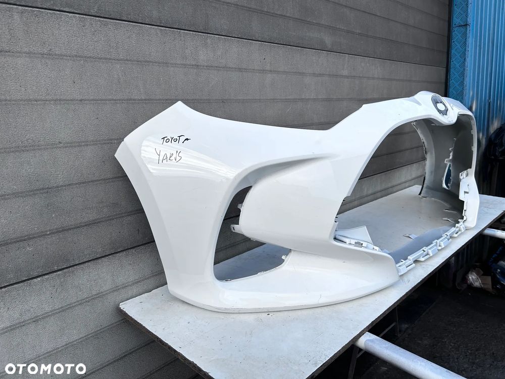 TOYOTA YARIS IV 4 ZDERZAK PRZEDNI PRZÓD ORYGINALNY BIAŁY - 2