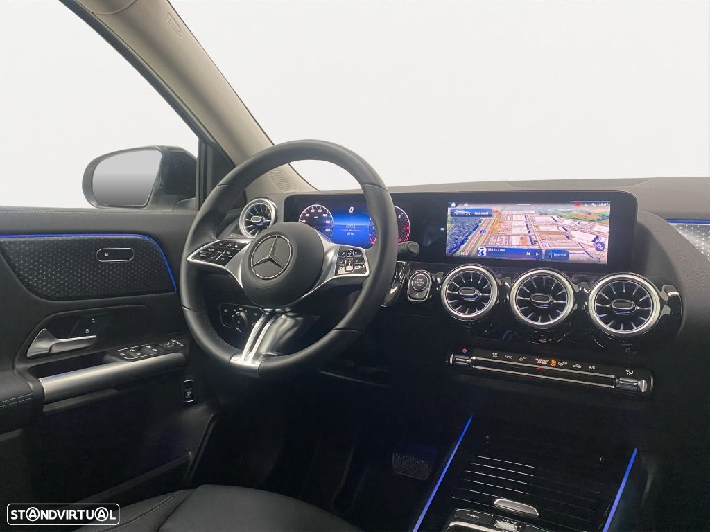 Mercedes-Benz GLA 180 d - 10
