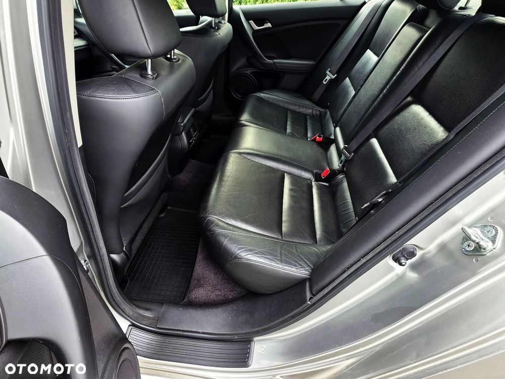 Honda Accord 2.0 Executive - 10
