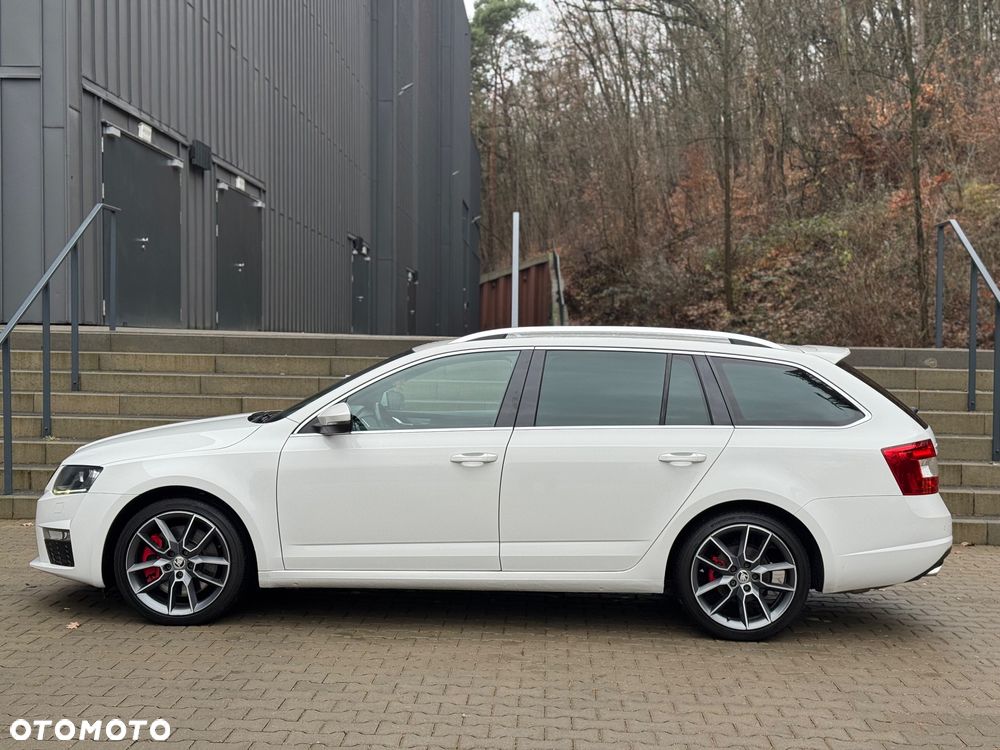 Skoda Octavia 2.0 TDI DSG RS - 9
