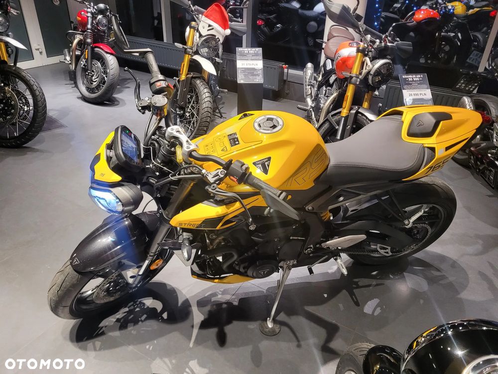 Triumph Street Triple - 7