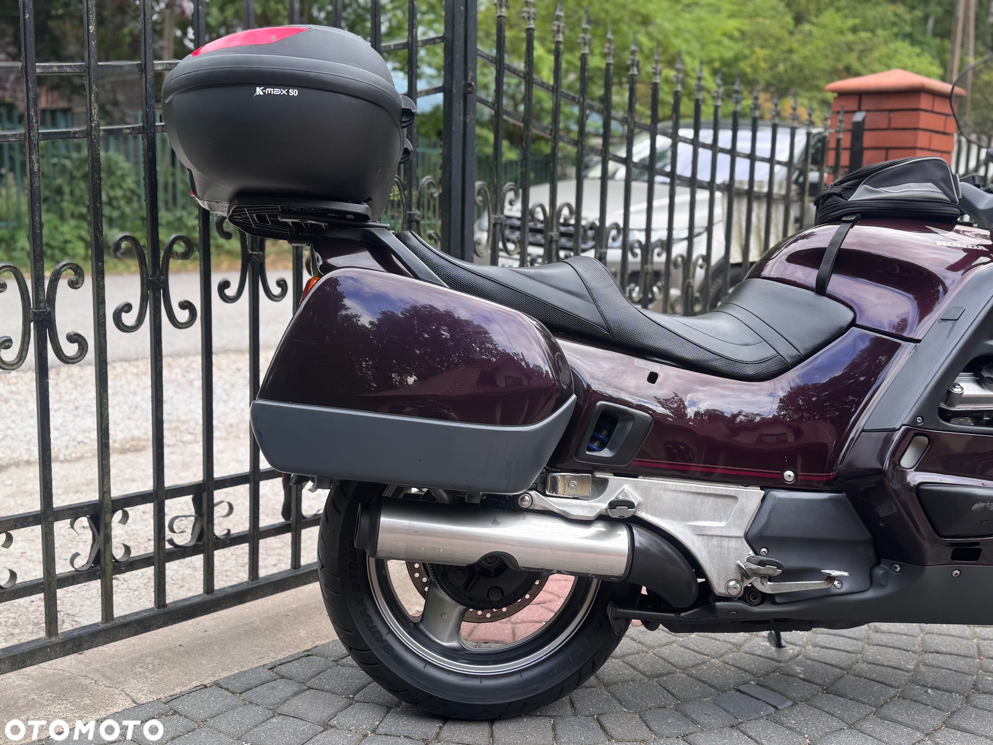 Honda ST - 9