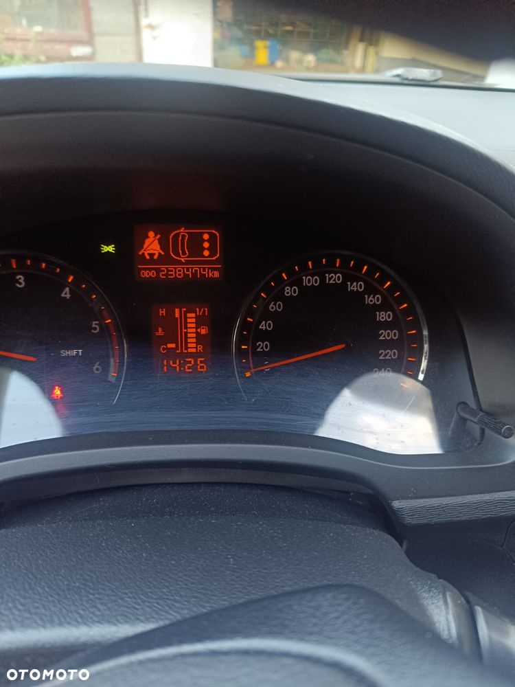 Toyota Avensis 2.0 D-4D Luna - 10