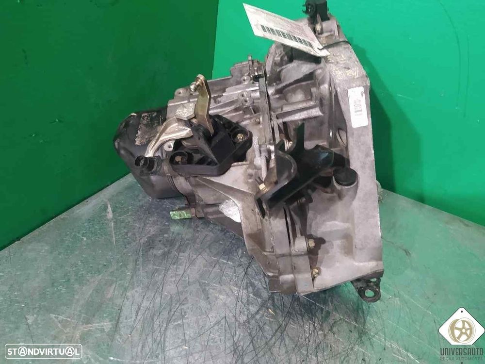 CAIXA VELOCIDADES NISSAN ALMERA II 2000 - 4