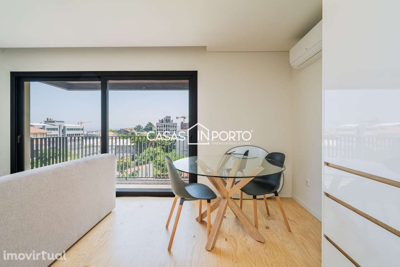 Apartamento com varanda no centro do Porto - Grande imagem: 4/18