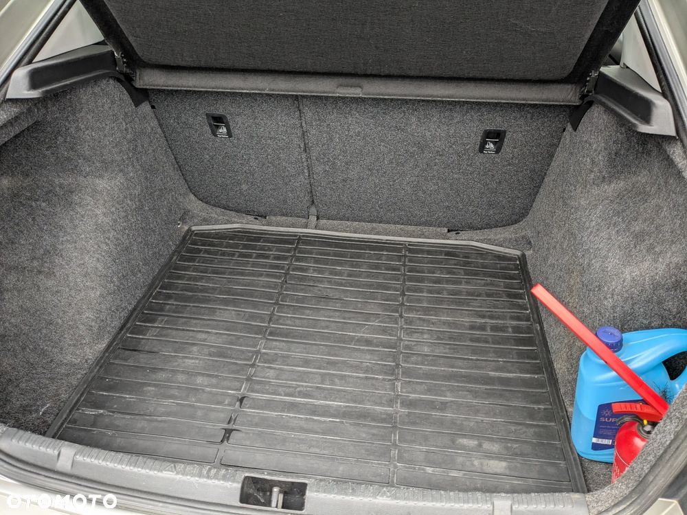 Skoda RAPID 1.2 TSI Ambition - 14