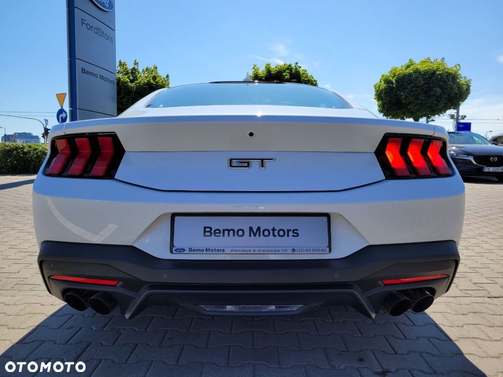 Ford Mustang - 8
