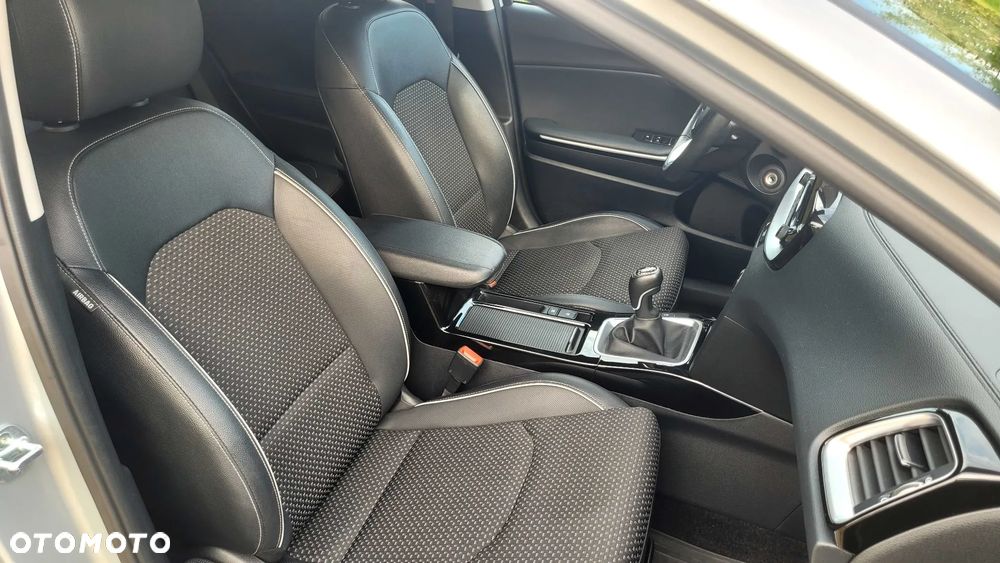 Kia Ceed 1.5 T-GDI L Business Line - 28