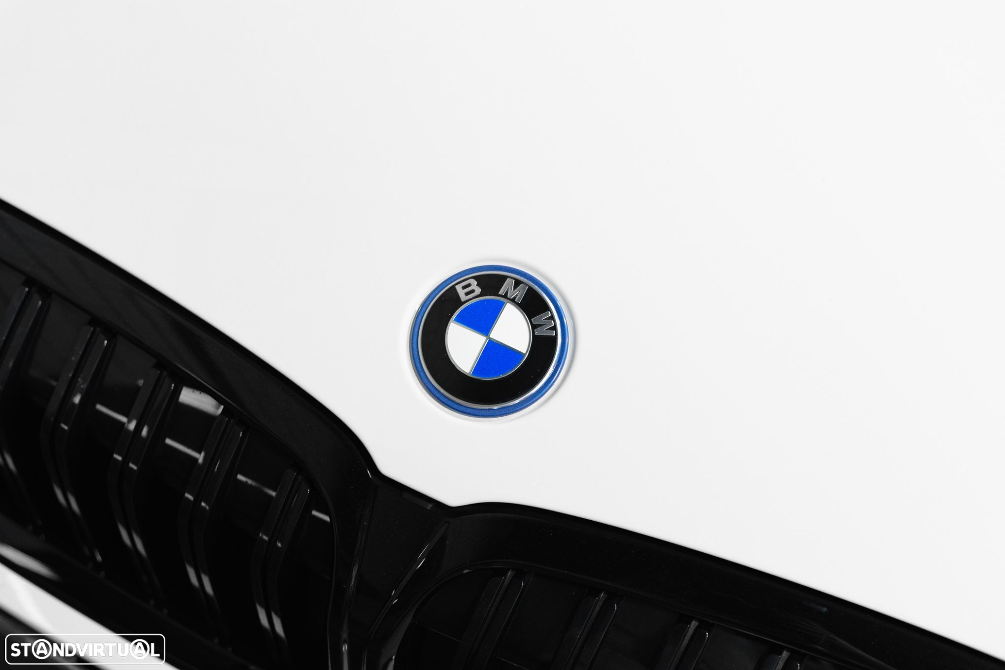 BMW 330 e Pack Desportivo M Auto - 32