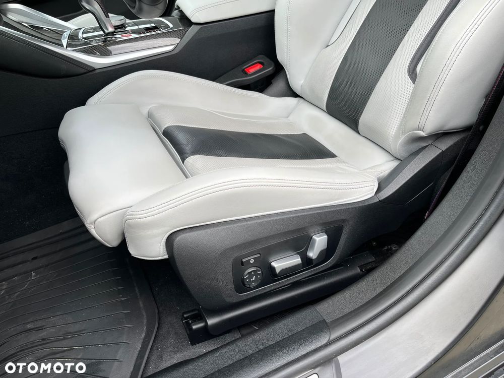 BMW M3 Competition xDrive sport - 12