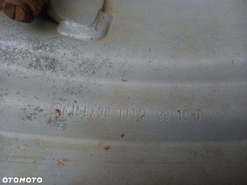 Felgi tylne fi220mm 15x38 Deutz Fahr Agrotron 106 - 6