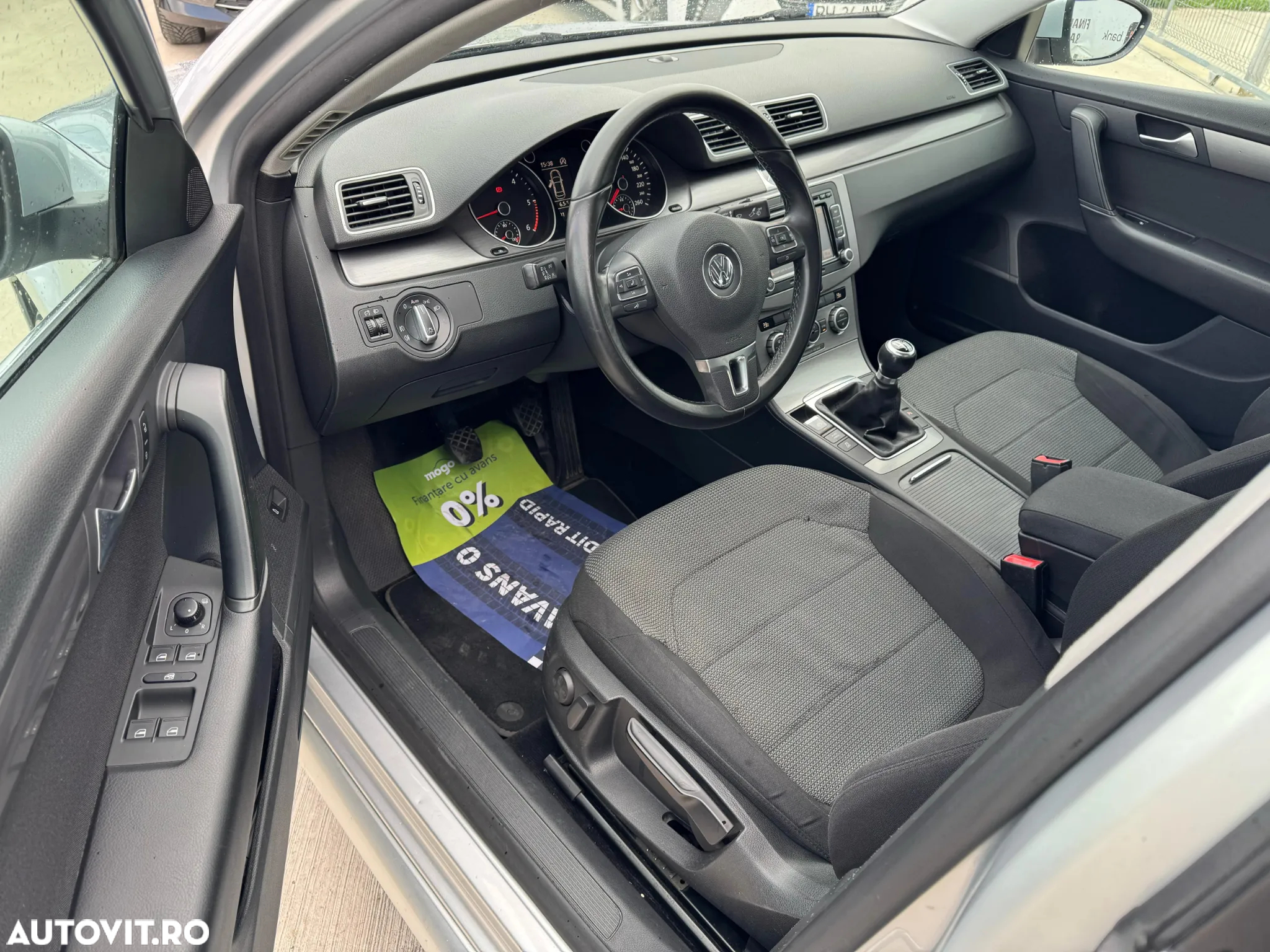 Volkswagen Passat 1.6 TDI BlueMotion Technology Comfortline - 6