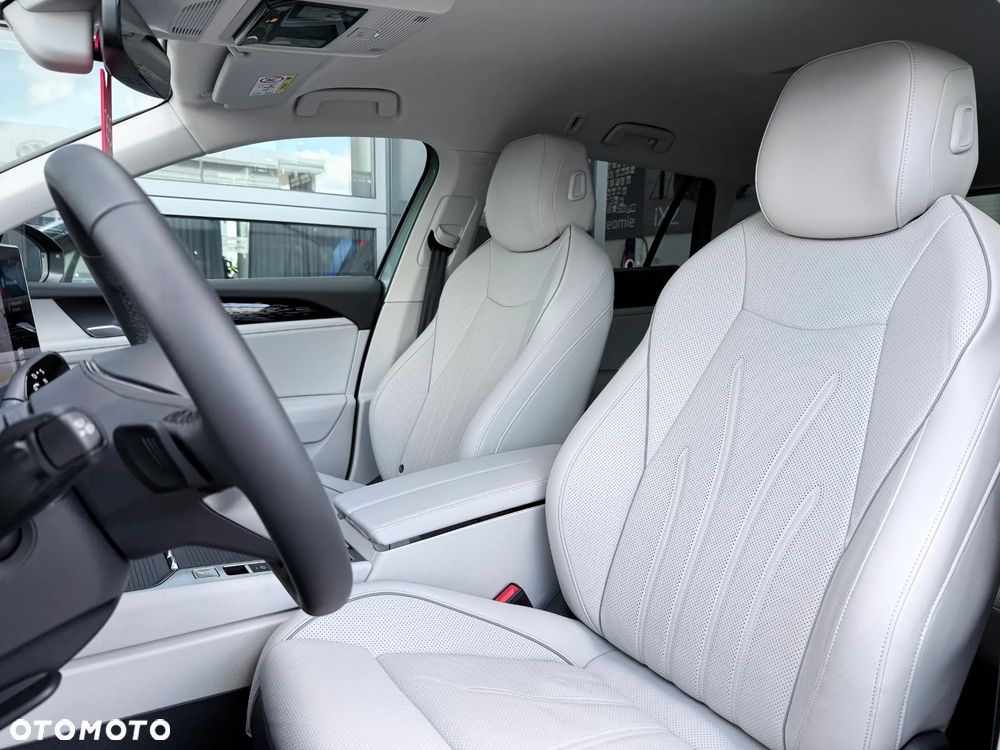 Volkswagen Passat Variant 2.0 TDI SCR DSG Elegance - 26