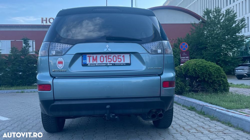 Mitsubishi Outlander - 14