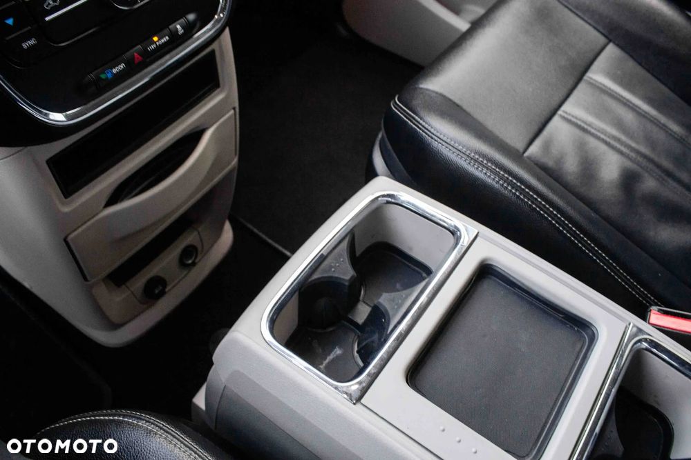 Chrysler Town & Country 3.6 Touring - 20