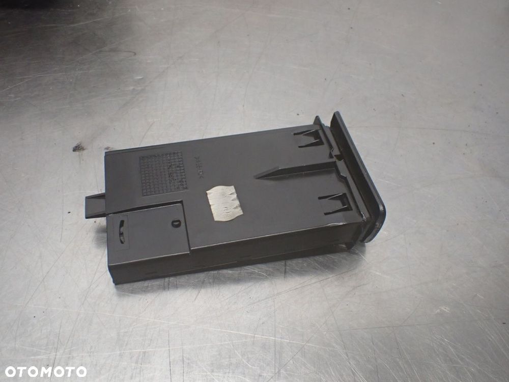 UCHWYT NA KUBEK SEAT LEON 1.6 1M2862531C - 3