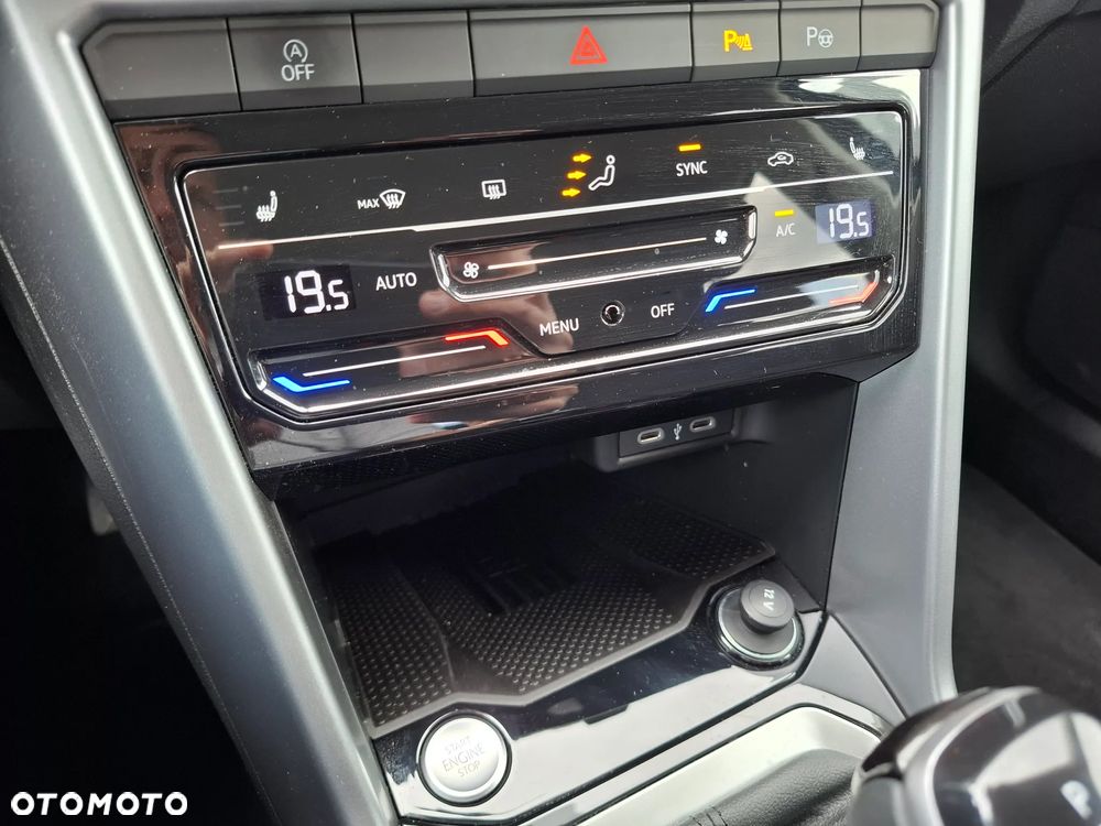 Volkswagen T-Roc 1.5 TSI Life DSG - 17