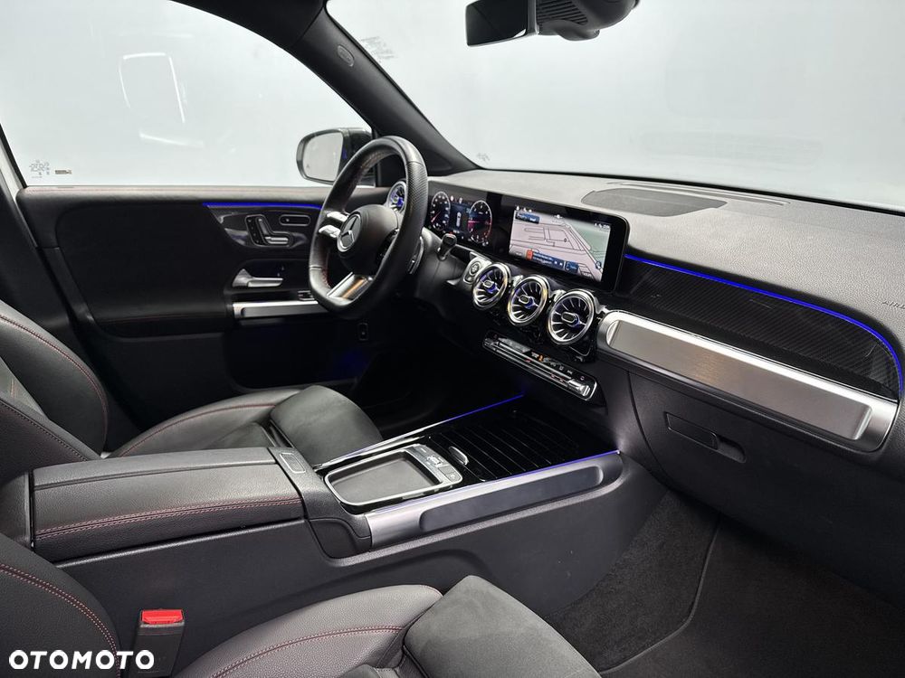 Mercedes-Benz GLB 200 d 4-Matic AMG Line 8G-DCT - 24