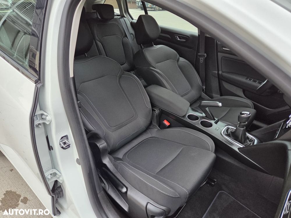 Renault Megane BLUE dCi 115 BUSINESS EDITION - 25