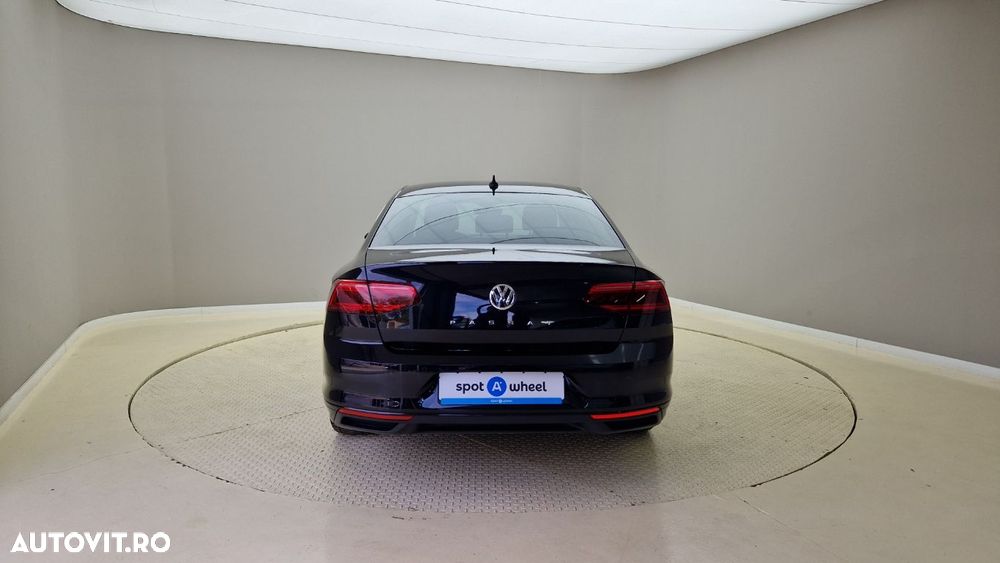 Volkswagen Passat 2.0 TDI DSG Comfortline - 8
