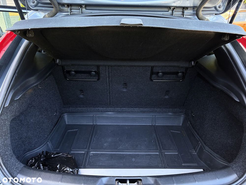 Volvo V40 Cross Country D2 Geartronic Momentum - 34