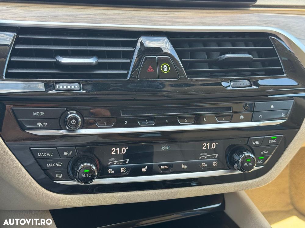 BMW Seria 5 525d AT - 25