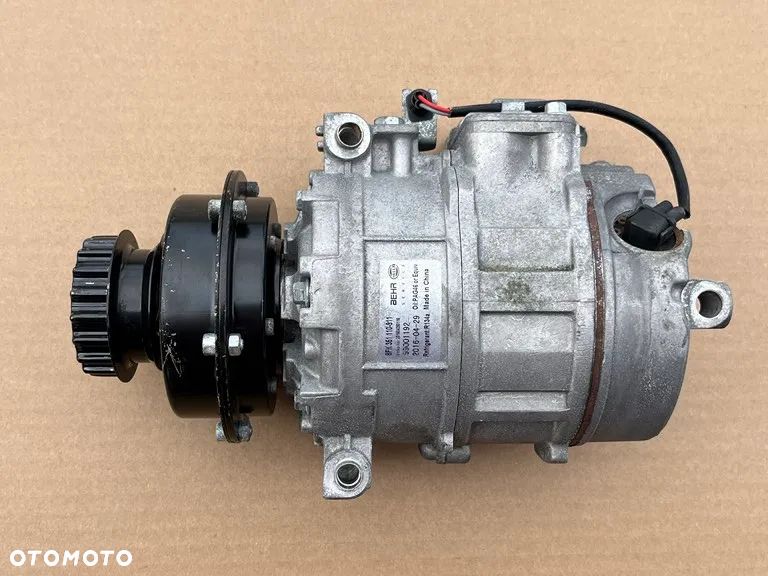 SPRĘŻARKA KLIMATYZACJI KOMPRESOR 8FK351110-911 VW T5 CARAVELLE DOKA MULTIVAN TRANSPORTER 2.5 TDI TOUAREG PHAETON 8FK351110 - 1
