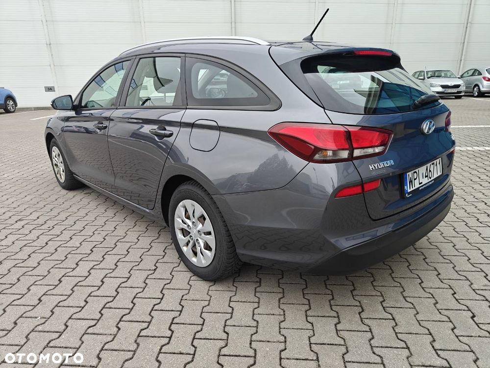 Hyundai i30 1.6 D Classic + - 7