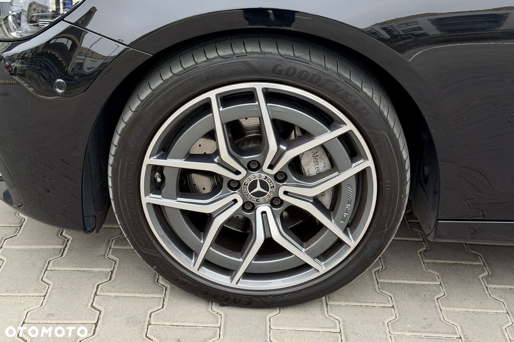 Mercedes-Benz E-Class 2023 photo 4