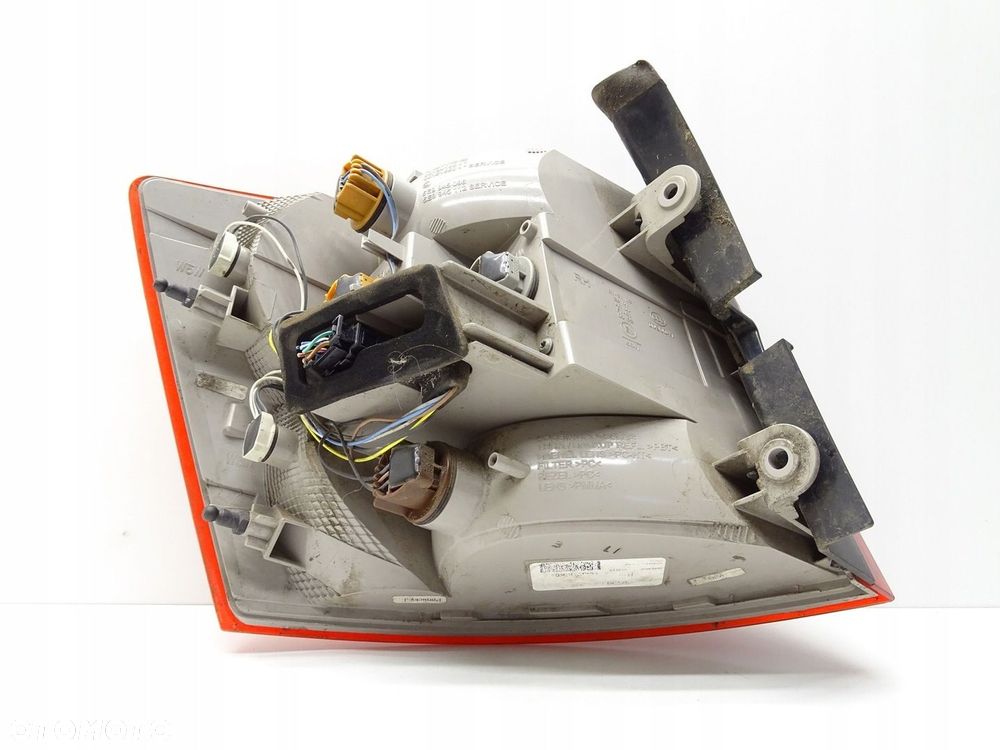 LAMPA PRAWA PRAWY TYŁ TYLNA SKODA OCTAVIA III KOMBI 5E9945096 - 7