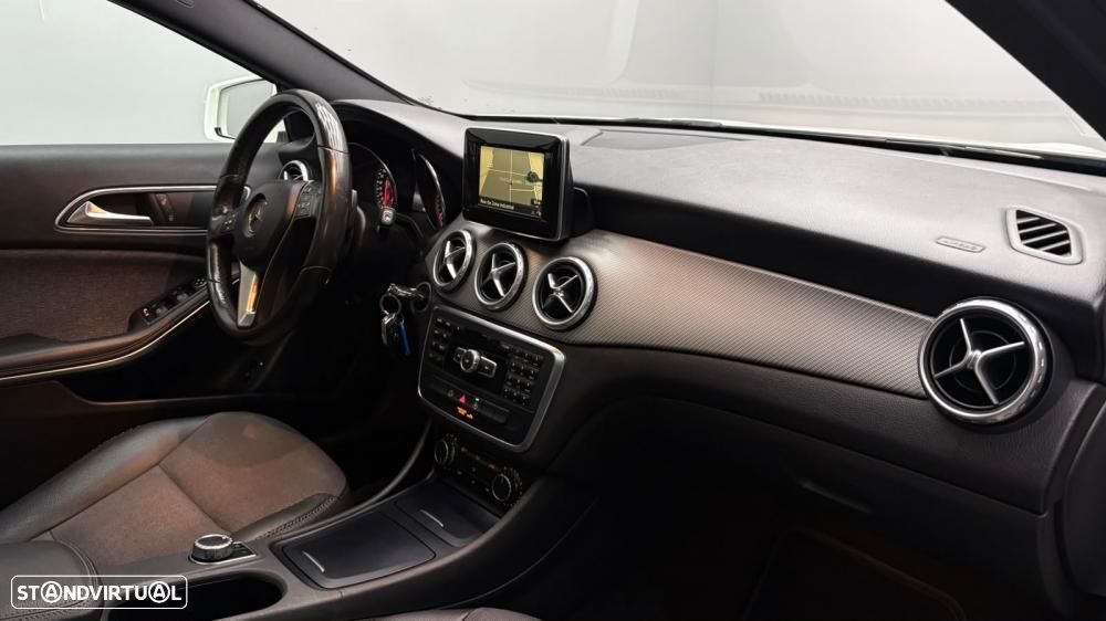 Mercedes-Benz GLA 180 (CDI) d 7G-DCT Urban - 15