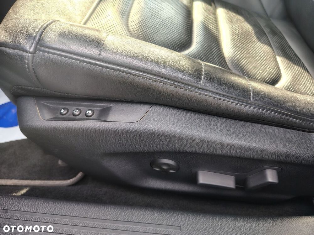 Citroën C5X 1.6 PureTech Shine Pack EAT8 - 17